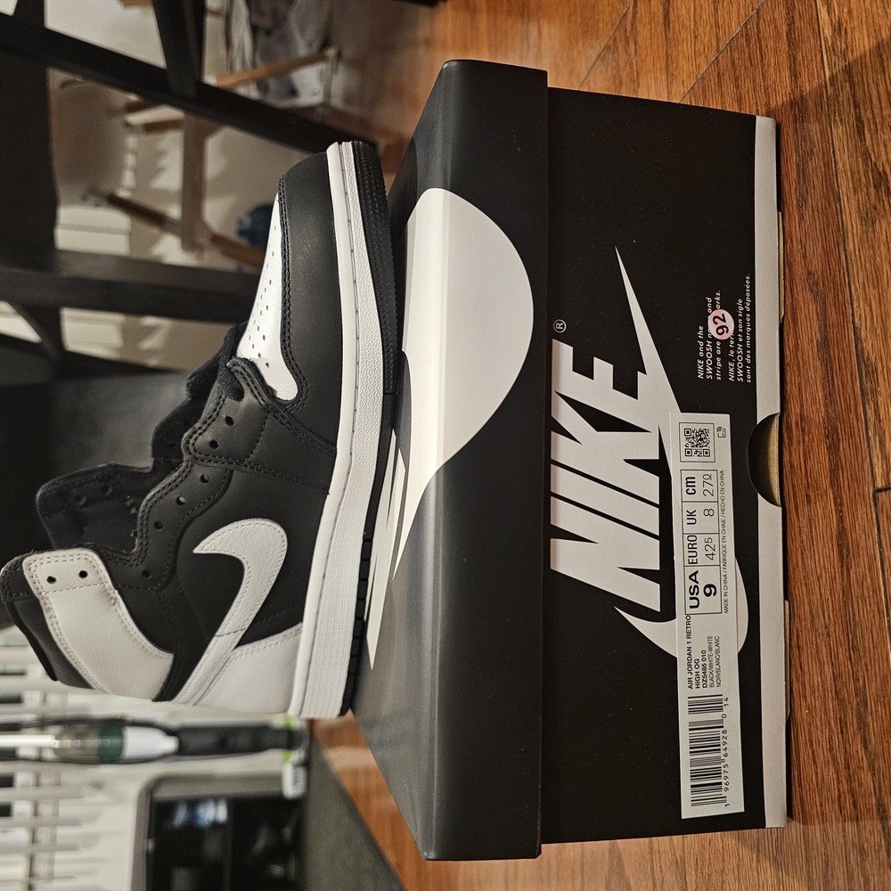 Nike Black and White Sneakers